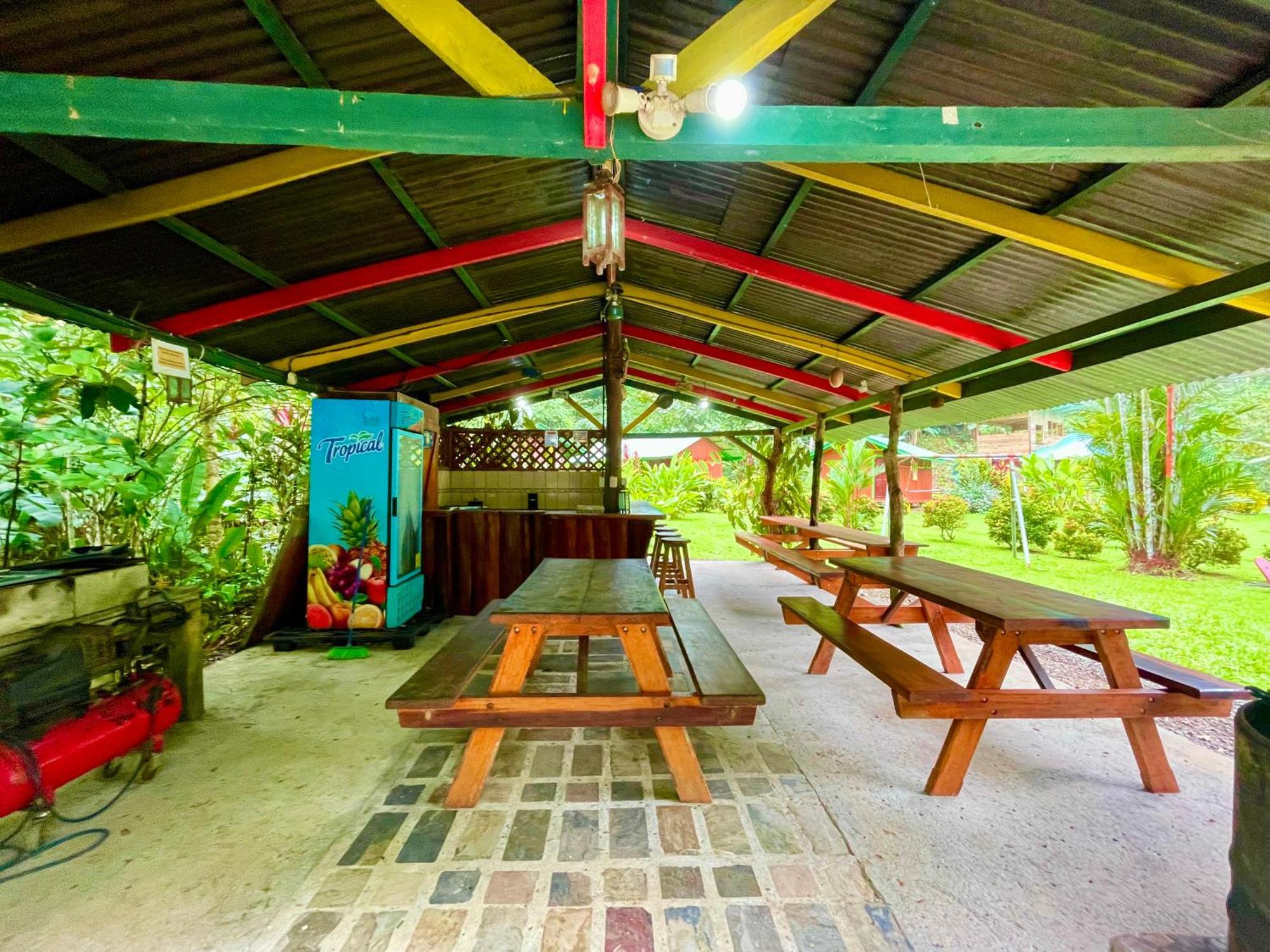 Alouatta Lodge And Canopy Cahuita Dış mekan fotoğraf